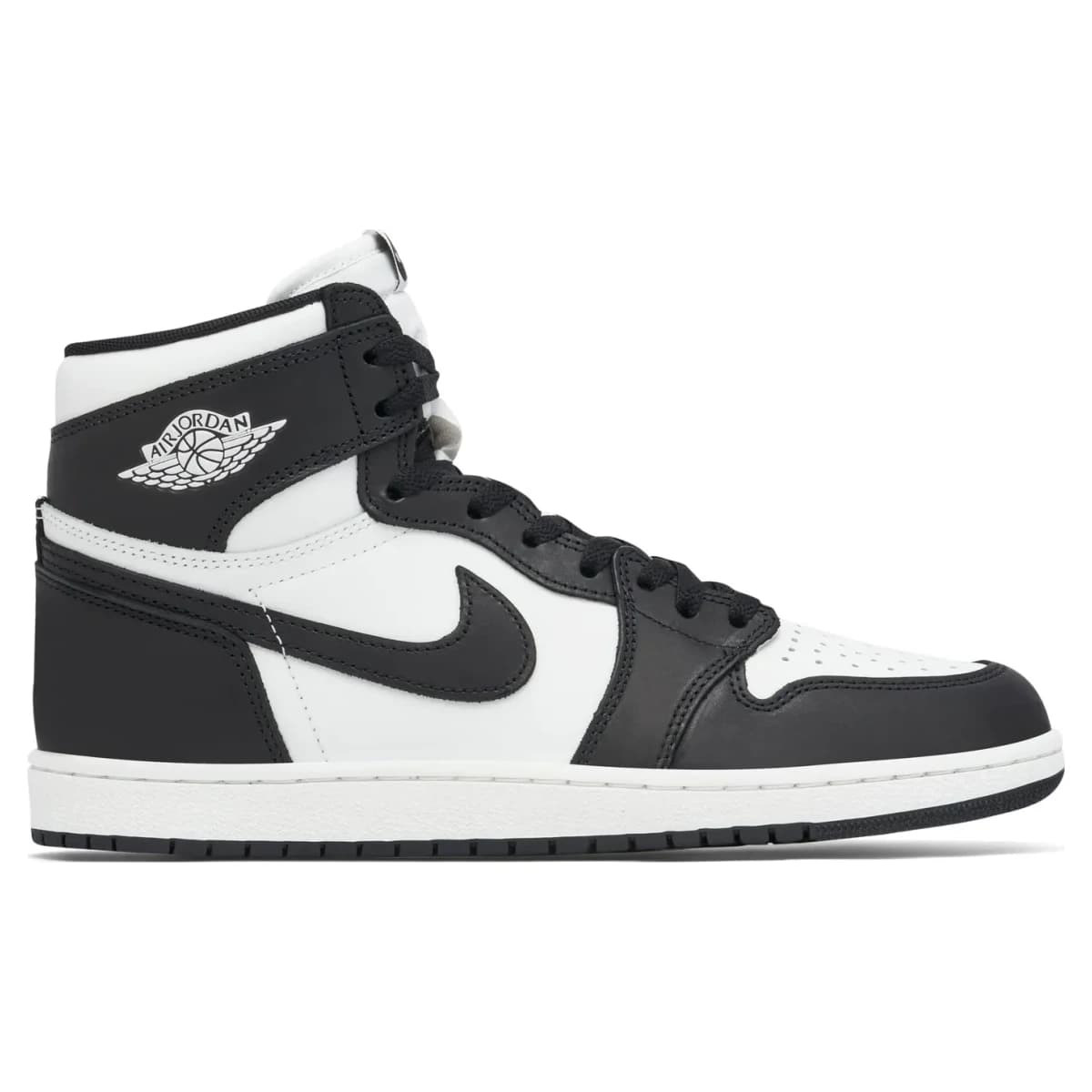 Air Jordan 1 High OG Blanco Negro. Vista 1 del modelo. Imagen de catálogo del producto.