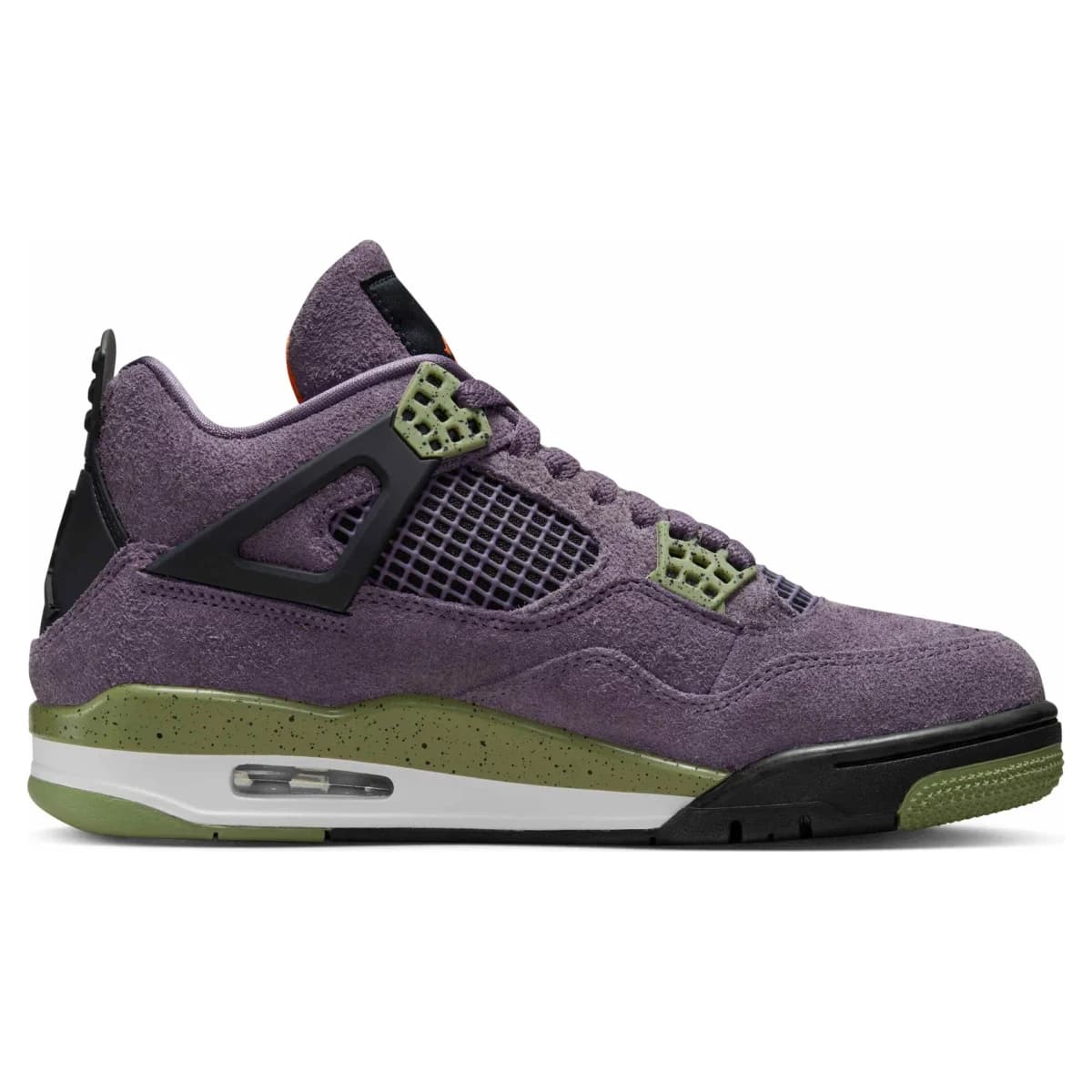 Air Jordan 4 Canyon. Vista 3 del modelo. Imagen de catálogo del producto.