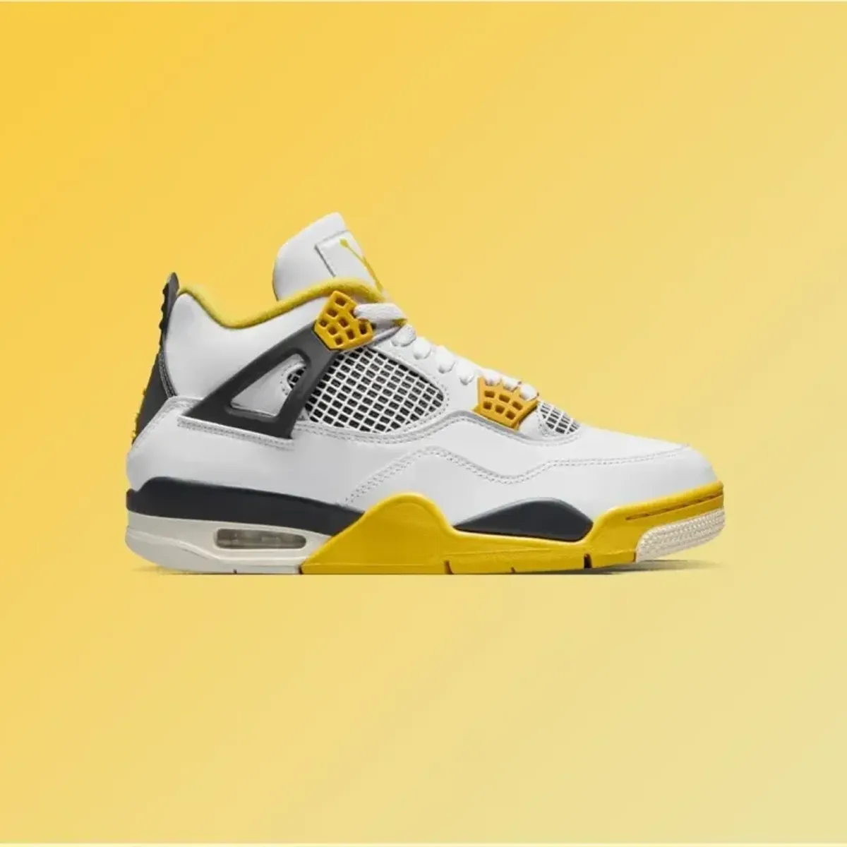 Air Jordan 4 Vivid Sulfur. Vista 1 del modelo. Imagen de catálogo del producto.