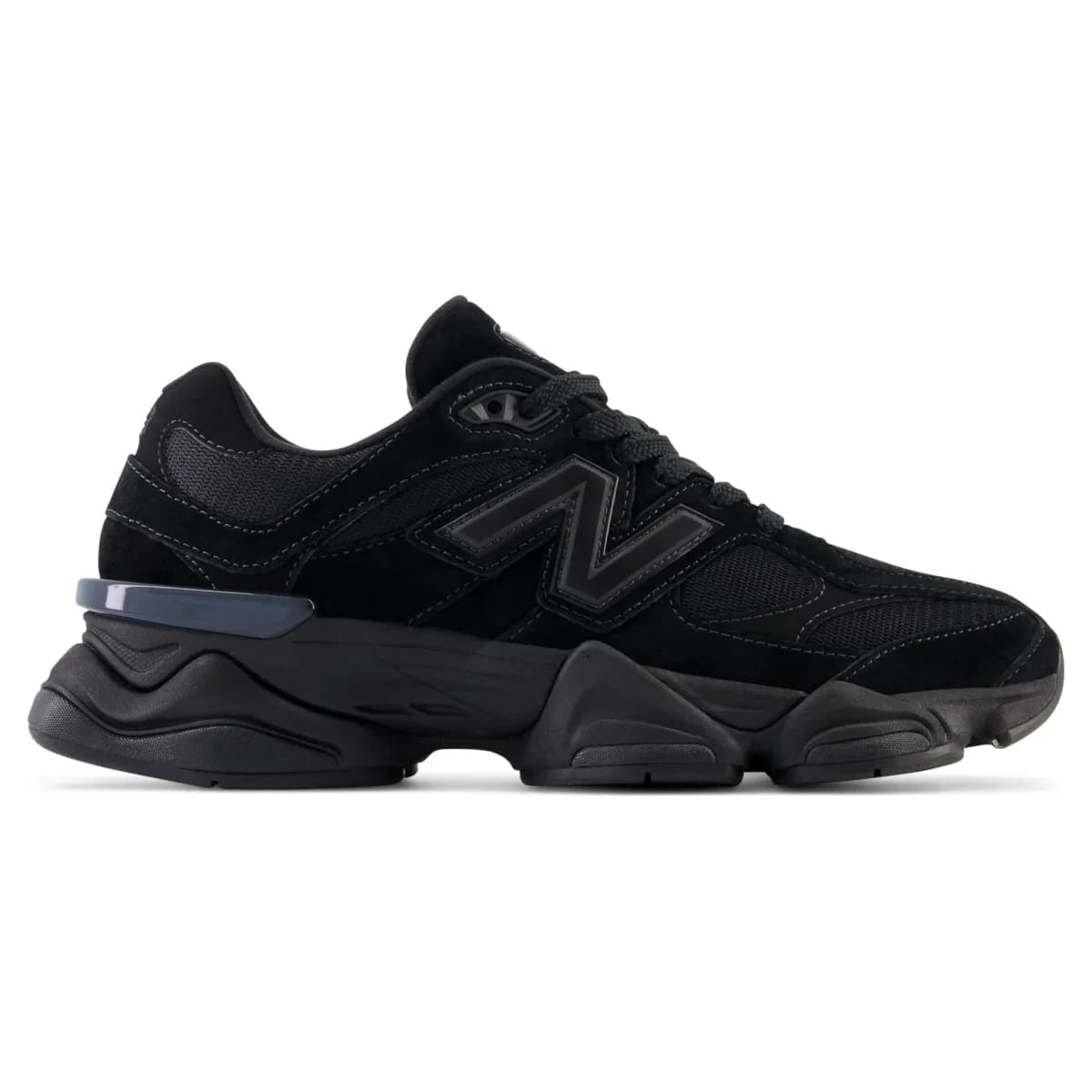 New Balance 9060 Black with Phantom and Magnet. Vista 1 del modelo. Imagen de catálogo del producto.