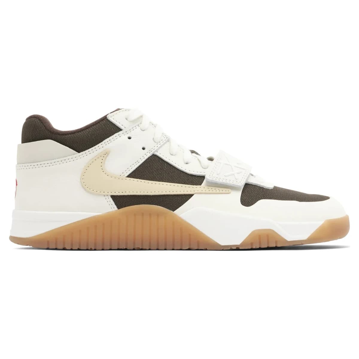 Travis Scott x Air Jordan Jumpman Jack TR Sail. Vista 1 del modelo. Imagen de catálogo del producto.